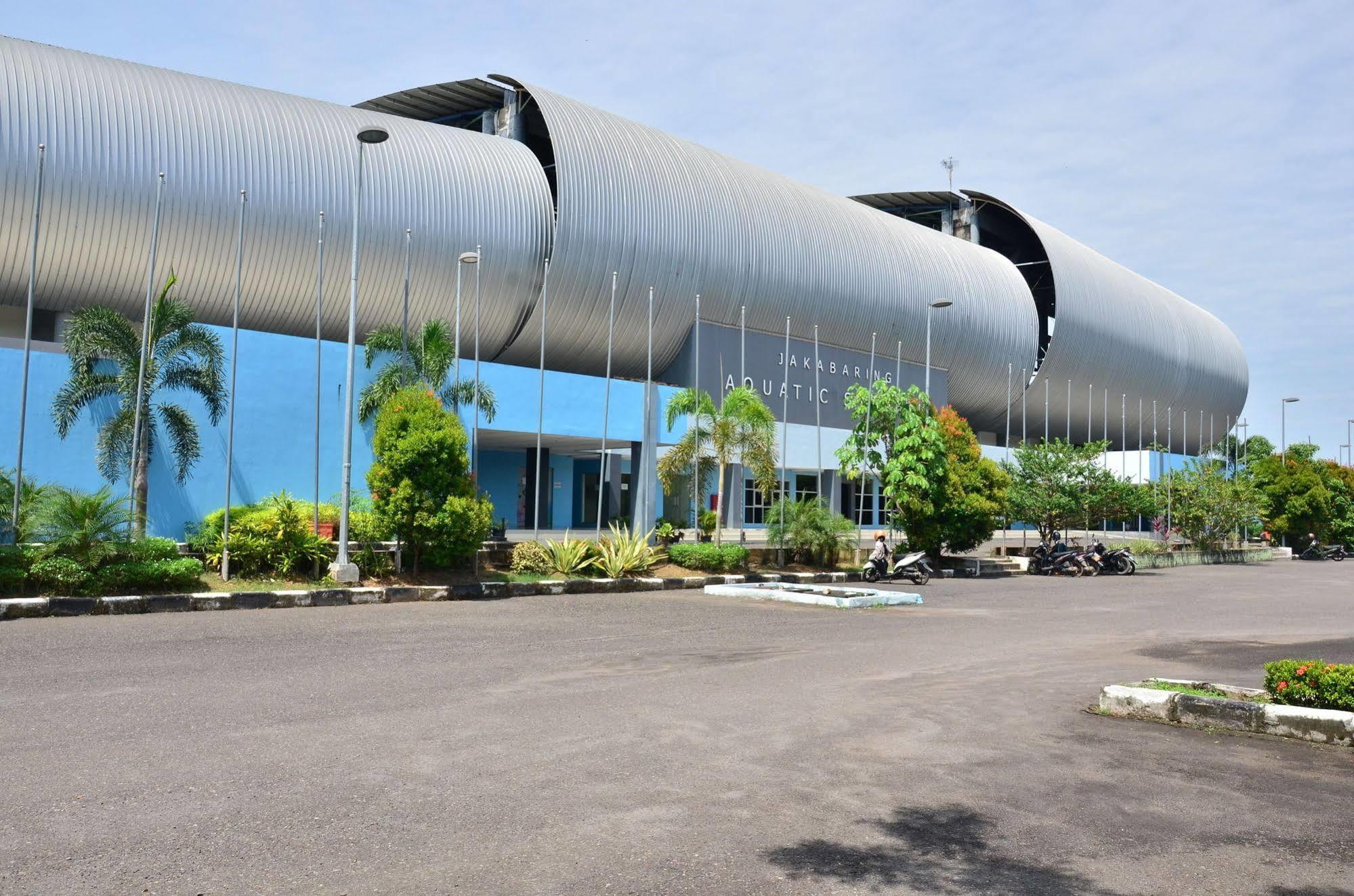 Emilia Hotel By Amazing - Palembang Exterior foto